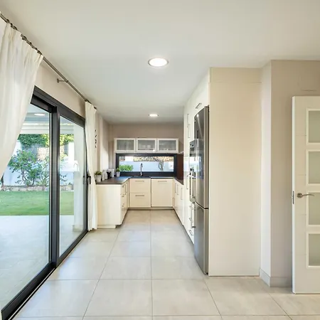 וילה Monaco, Beachfront, Private Swimming Pool 30m From The *