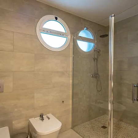 וילה Monaco, Beachfront, Private Swimming Pool 30m From The קוניל דה לה פרונטרה