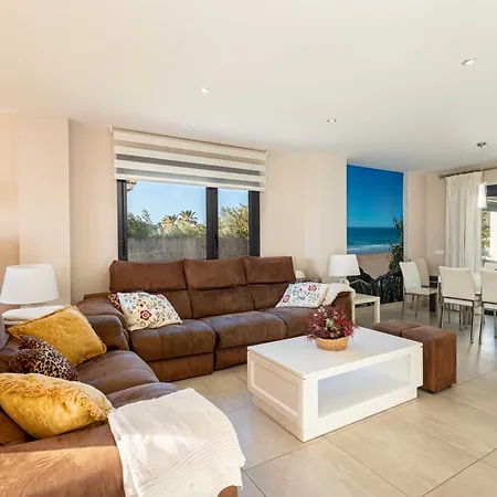 וילה Monaco, Beachfront, Private Swimming Pool 30m From The *