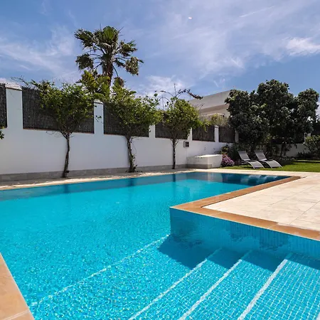 וילה Monaco, Beachfront, Private Swimming Pool 30m From The