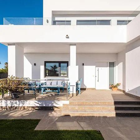 וילה Monaco, Beachfront, Private Swimming Pool 30m From The *
