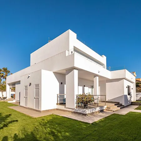 וילה Monaco, Beachfront, Private Swimming Pool 30m From The *