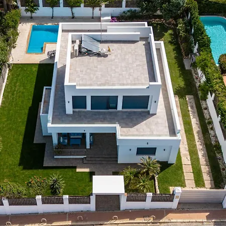 וילה Monaco, Beachfront, Private Swimming Pool 30m From The קוניל דה לה פרונטרה