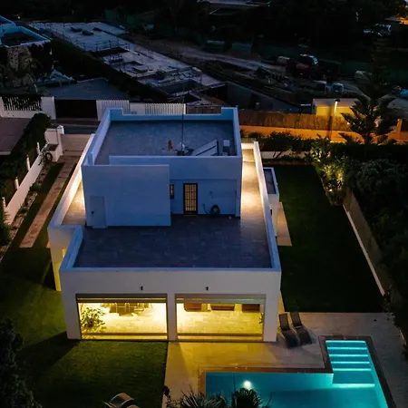 וילה Monaco, Beachfront, Private Swimming Pool 30m From The *