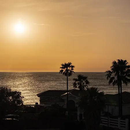 וילה Monaco, Beachfront, Private Swimming Pool 30m From The